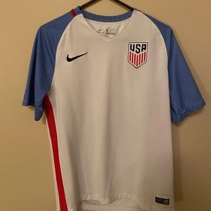 USA Men’s Soccer Jersey size Medium.